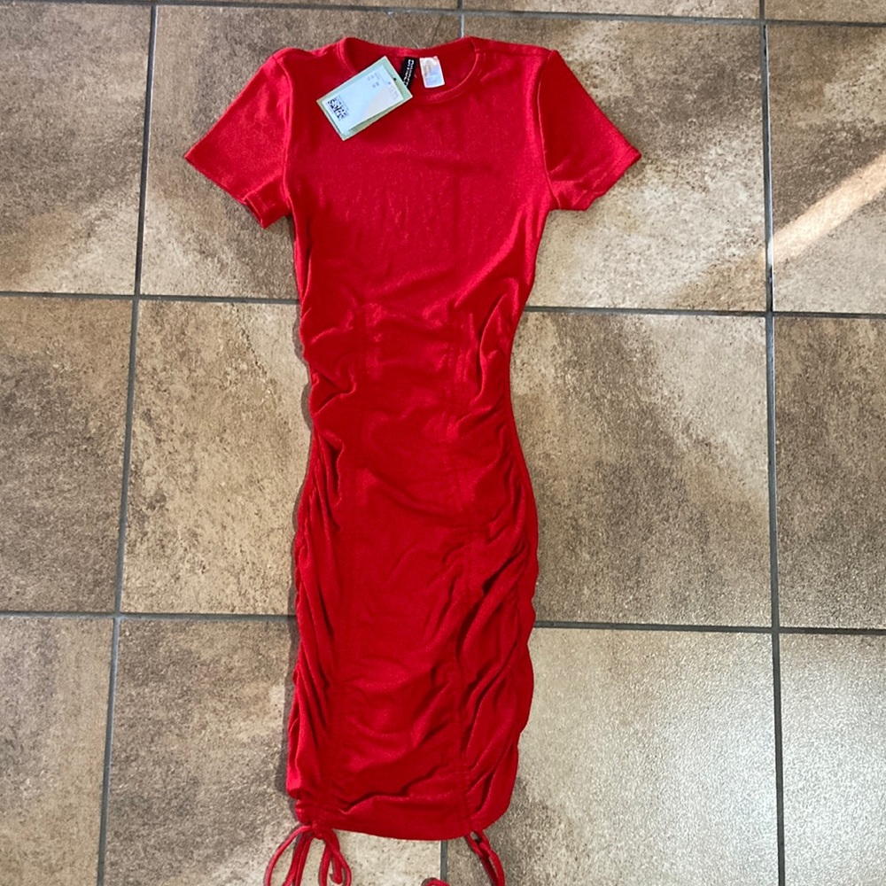 H&M Red Ruched midi dress